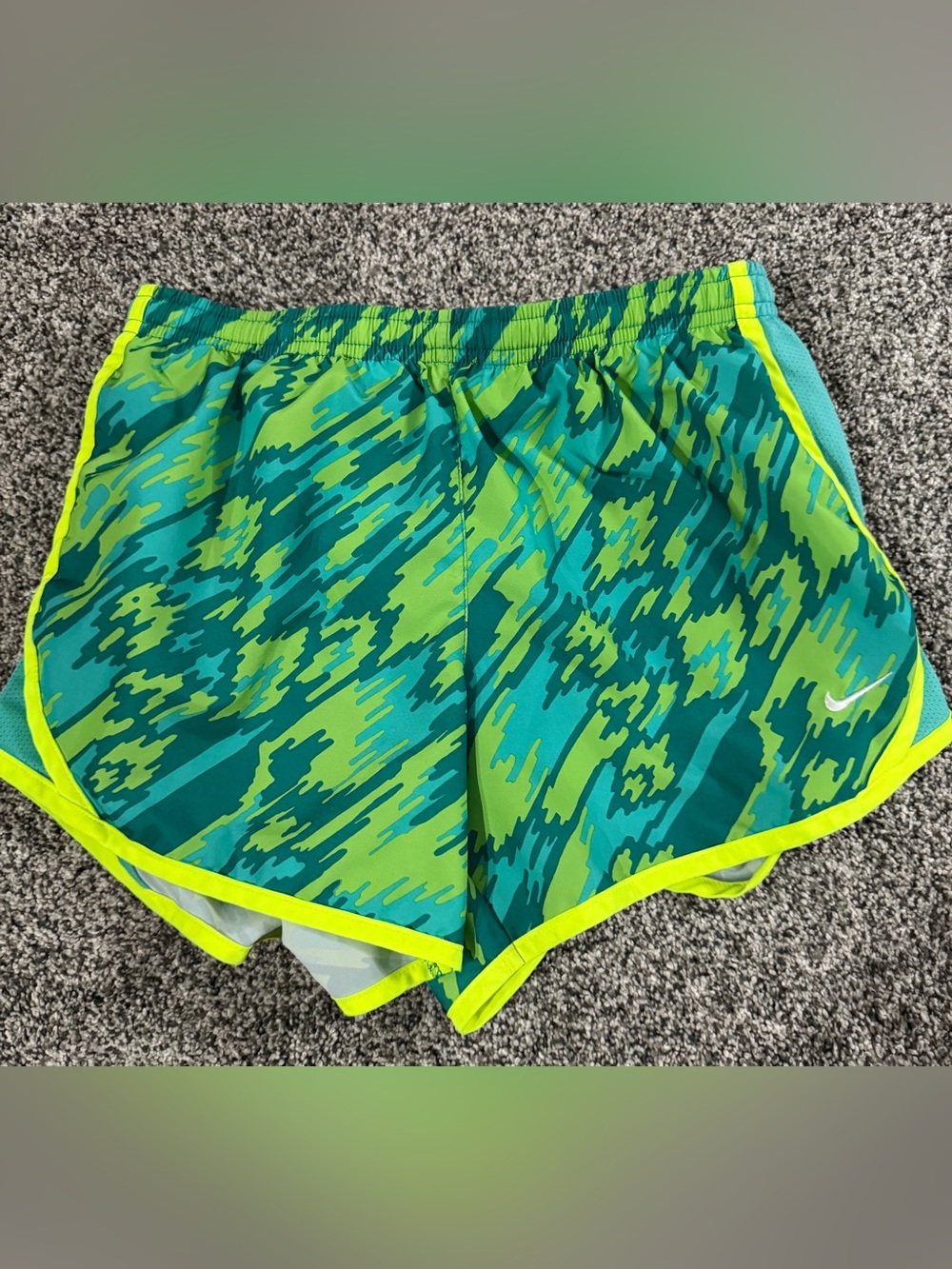 Nike Girls Neon Yellow-Trim Green & Teal Pattern Athletic Shorts - size L